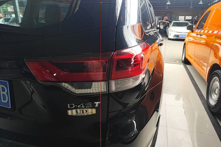 Used Toyota Highlander 2018 2.0T Two-Wheel Drive Elite Edition 7 Seats China VI Standard Right Rear Taillight