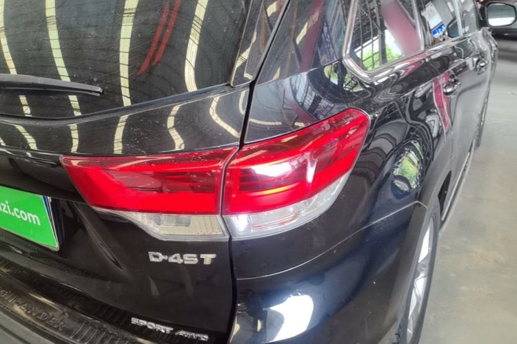 Used Toyota Highlander 2018 2.0T Four-Wheel Drive Luxury Edition 7 Seats China V Emission Standard Right Rear Taillight
