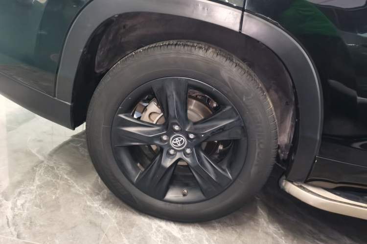 Used Toyota Highlander 2018 2.0T Four-Wheel Drive Knight Edition 7 Seats China VI Standard Right Rear Wheel Hub