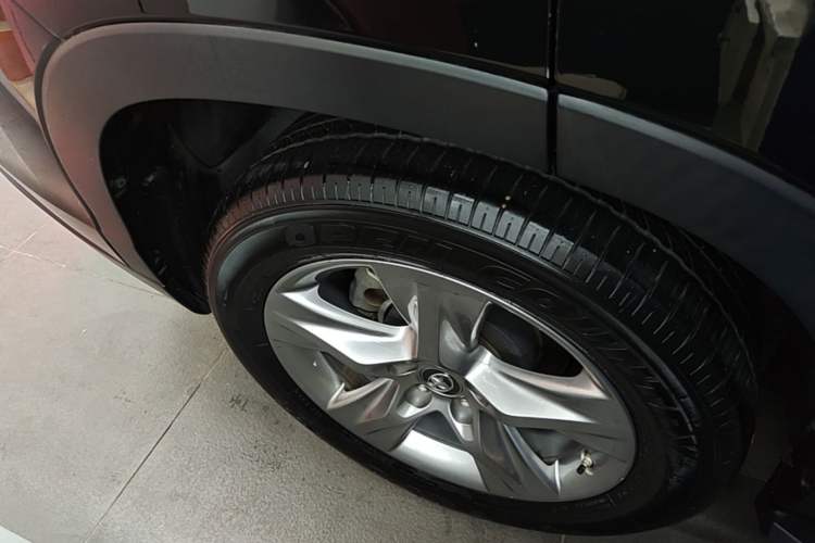 Used Toyota Highlander 2018 2.0T Four-Wheel Drive Luxury Version 7 Seats China VI Standard Right Rear Wheel Hub