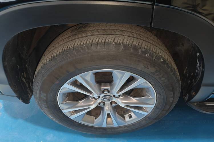 Used Toyota Highlander 2018 2.0T Four-Wheel Drive Elite Edition 7 Seats China V Standard Right Rear Wheel Hub