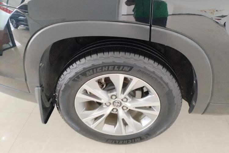 Used Toyota Highlander 2018 2.0T Four-Wheel Drive Elite Edition 7 Seats China V Standard Right Rear Wheel Hub