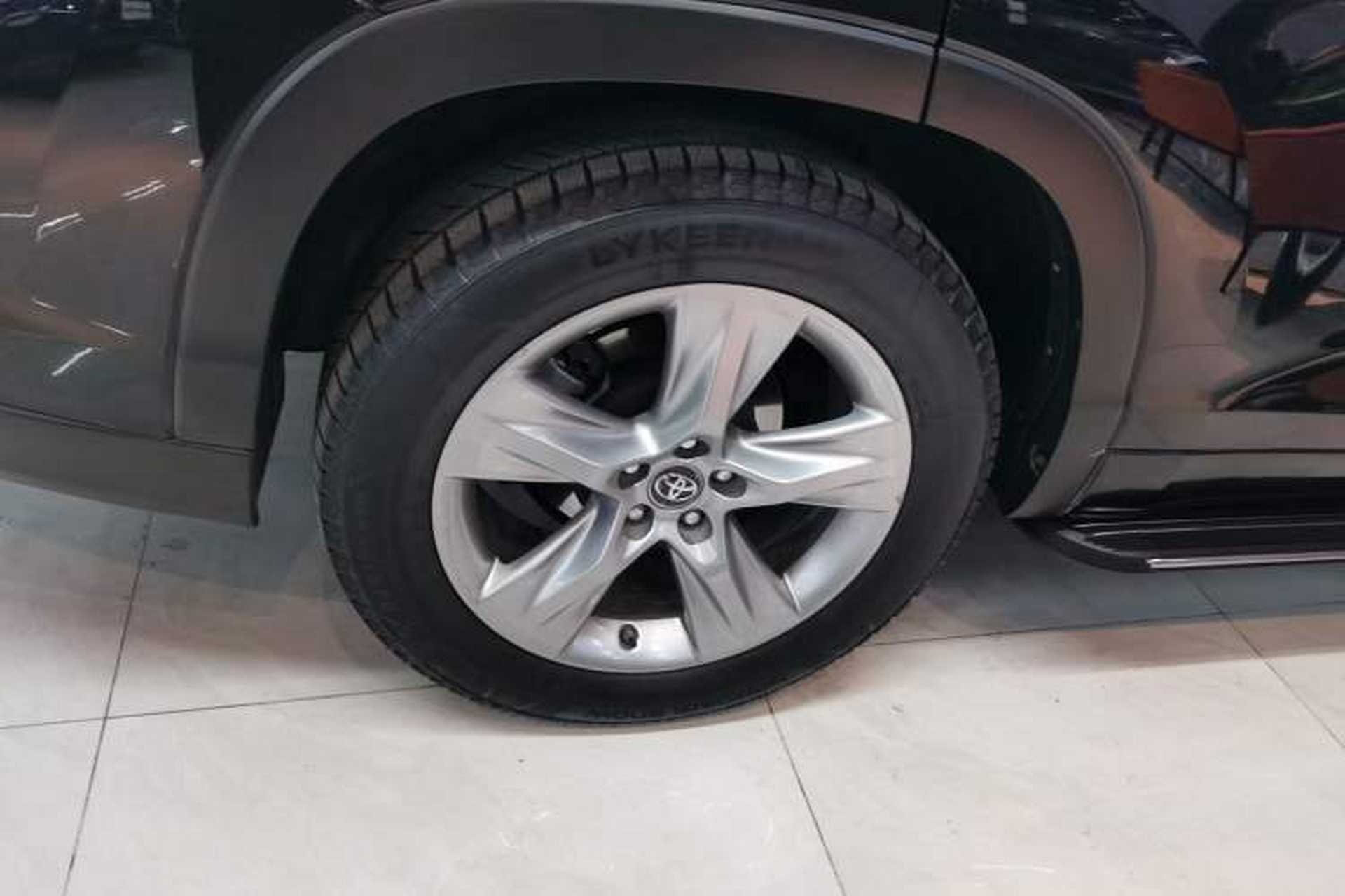 Used Toyota Highlander 2018 2.0T Four-Wheel Drive Luxury Edition 7 Seats China V Emission Standard Right Rear Wheel Hub