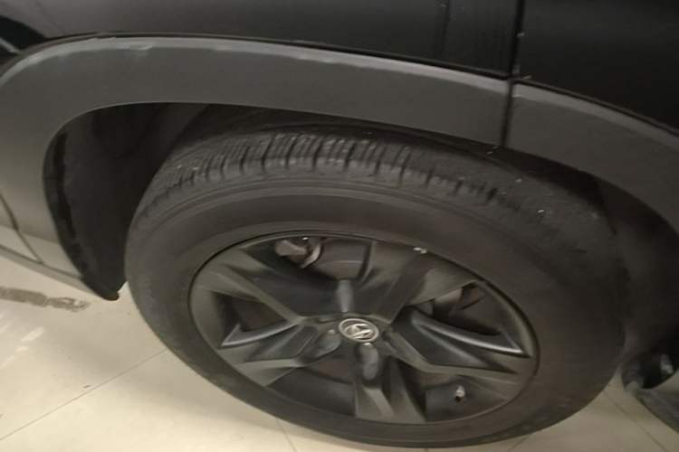 Used Toyota Highlander 2018 2.0T Four-Wheel Drive Knight Edition 7 Seats China VI Standard Right Rear Wheel Hub