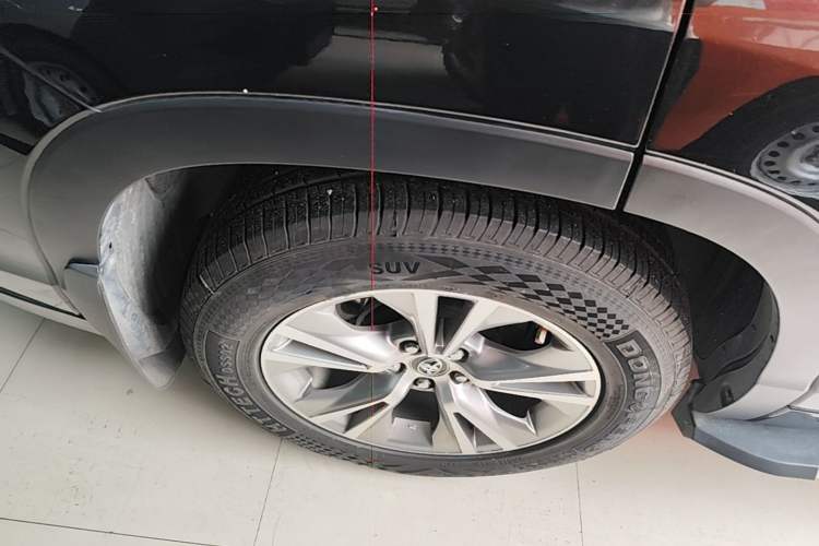 Used Toyota Highlander 2018 2.0T Two-Wheel Drive Elite Edition 7 Seats China VI Standard Right Rear Wheel Hub