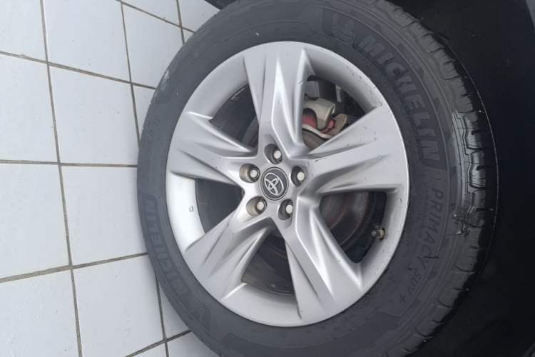 Used Toyota Highlander 2018 2.0T Four-Wheel Drive Ultimate Edition 7-Seater Emission Standard China V Right Rear Wheel Hub