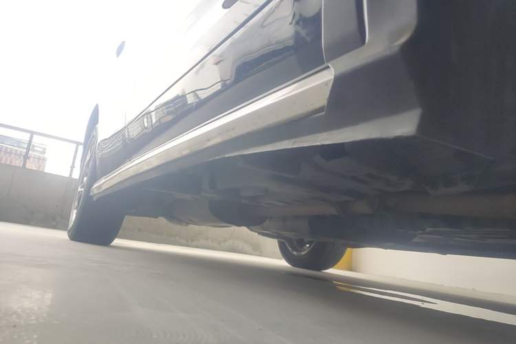 Used Toyota Highlander 2018 2.0T Four-Wheel Drive Luxury Version 7 Seats China VI Standard Right Side Sill