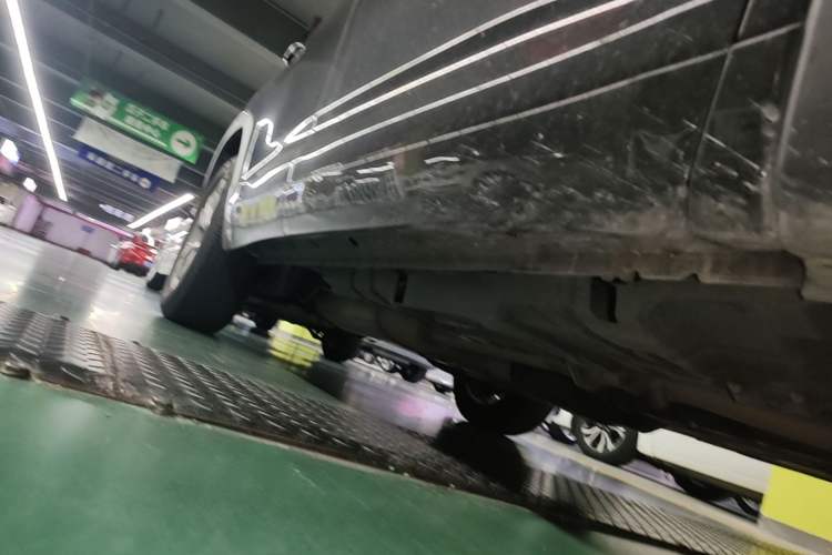 Used Toyota Highlander 2018 2.0T Two-Wheel Drive Elite Version 5 Seats China VI Standard Right Side Sill