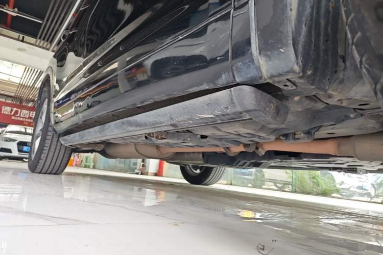 Used Toyota Highlander 2018 2.0T Four-Wheel Drive Luxury Version 7 Seats China VI Standard Right Side Sill