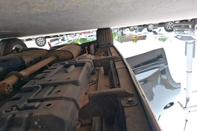 Used Toyota Highlander 2018 2.0T Two-Wheel Drive Elite Version 5 Seats China VI Standard Right Side Sill
