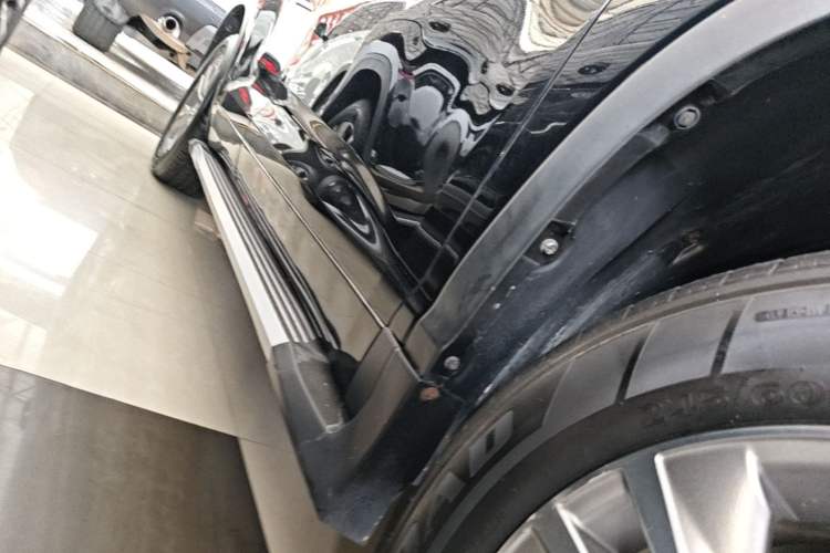 Used Toyota Highlander 2018 2.0T Two-Wheel Drive Elite Version 5 Seats China VI Standard Right Side Sill