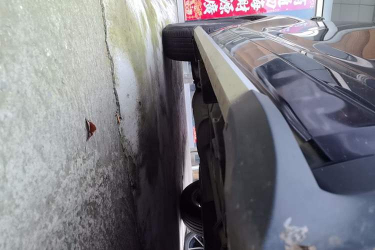 Used Toyota Highlander 2018 2.0T Two-Wheel Drive Elite Edition 7 Seats China VI Standard Right Side Sill