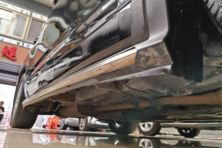 Used Toyota Highlander 2018 2.0T Four-Wheel Drive Luxury Version 7 Seats China VI Standard Right Side Sill