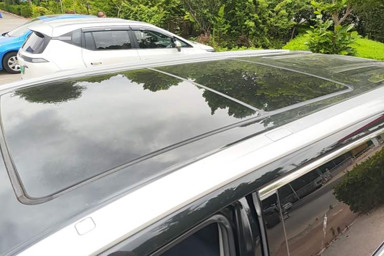 Used Toyota Highlander 2018 2.0T Two-Wheel Drive Luxury Edition 7 Seats China VI Standard Roof