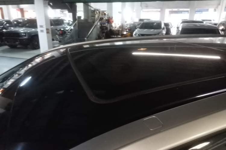 Used Toyota Highlander 2018 2.0T Four-Wheel Drive Luxury Version 7 Seats China VI Standard Roof
