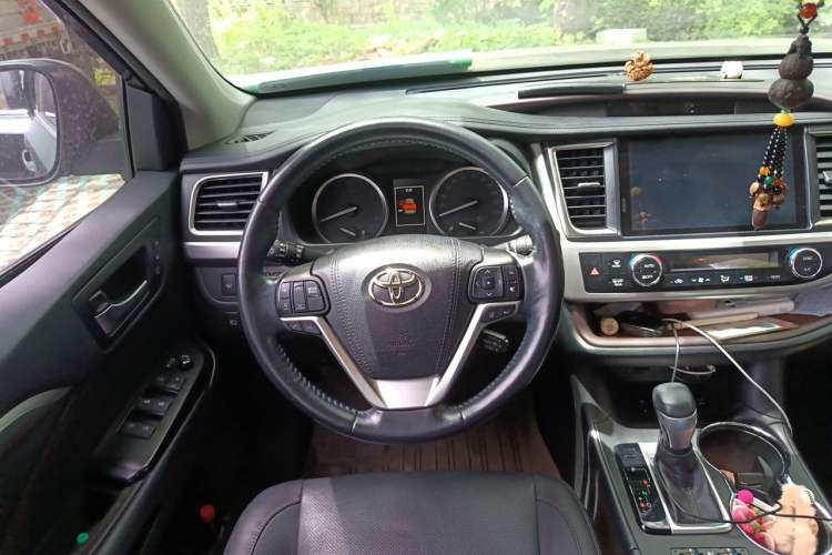 Used Toyota Highlander 2018 2.0T Four-Wheel Drive Ultimate Edition 7-Seater Emission Standard China V Steering Wheel