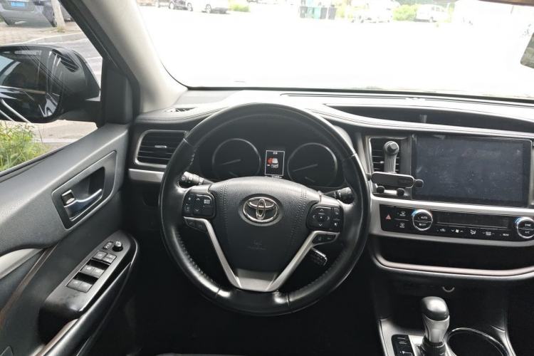 Used Toyota Highlander 2018 2.0T Four-Wheel Drive Luxury Edition 7 Seats China V Emission Standard Steering Wheel