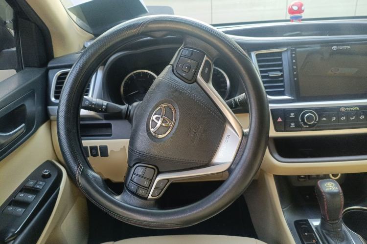 Used Toyota Highlander 2018 2.0T Two-Wheel Drive Elite Version 5 Seats China VI Standard Steering Wheel