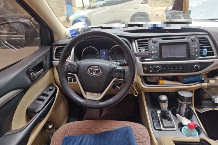 Used Toyota Highlander 2018 2.0T Two-Wheel Drive Elite Edition 7 Seats Emission Standard China V Steering Wheel