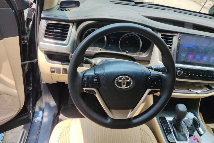 Used Toyota Highlander 2018 2.0T Two-Wheel Drive Elite Edition 7 Seats Emission Standard China V Steering Wheel