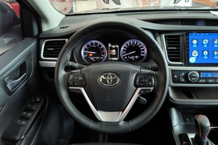 Used Toyota Highlander 2018 2.0T Four-Wheel Drive Luxury Edition 7 Seats China V Emission Standard Steering Wheel