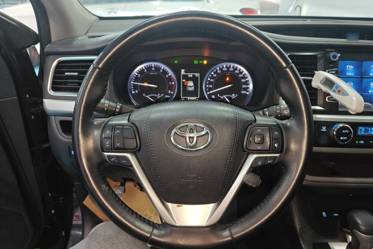 Used Toyota Highlander 2018 2.0T Four-Wheel Drive Luxury Version 7 Seats China VI Standard Steering Wheel
