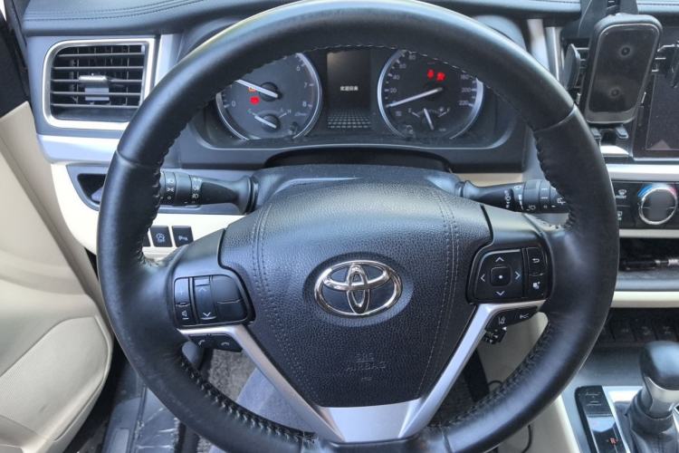 Used Toyota Highlander 2018 2.0T Four-Wheel Drive Prestige Version 7 Seats China V Emission Standard Steering Wheel