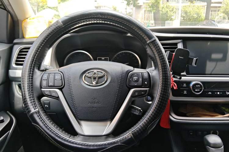 Used Toyota Highlander 2018 2.0T Four-Wheel Drive Prestige Version 7 Seats China VI Standard Steering Wheel