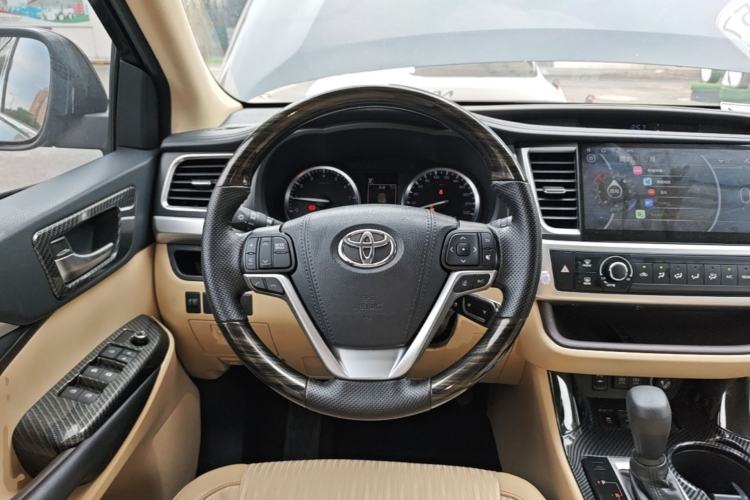 Used Toyota Highlander 2018 2.0T Two-Wheel Drive Elite Version 5 Seats China VI Standard Steering Wheel
