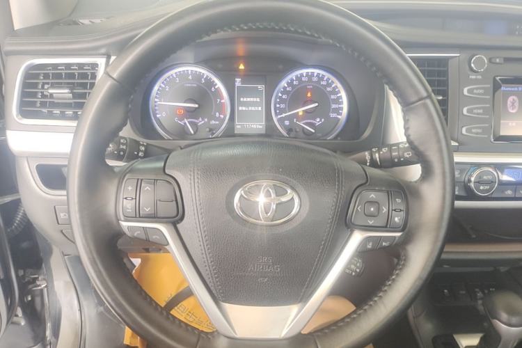 Used Toyota Highlander 2018 2.0T Four-Wheel Drive Luxury Version 7 Seats China VI Standard Steering Wheel