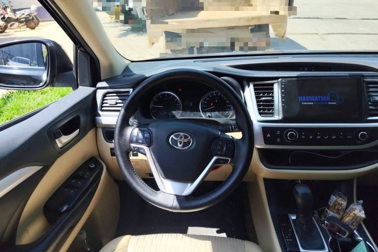 Used Toyota Highlander 2018 2.0T Four-Wheel Drive Elite Edition 7 Seats China VI Standard Steering Wheel