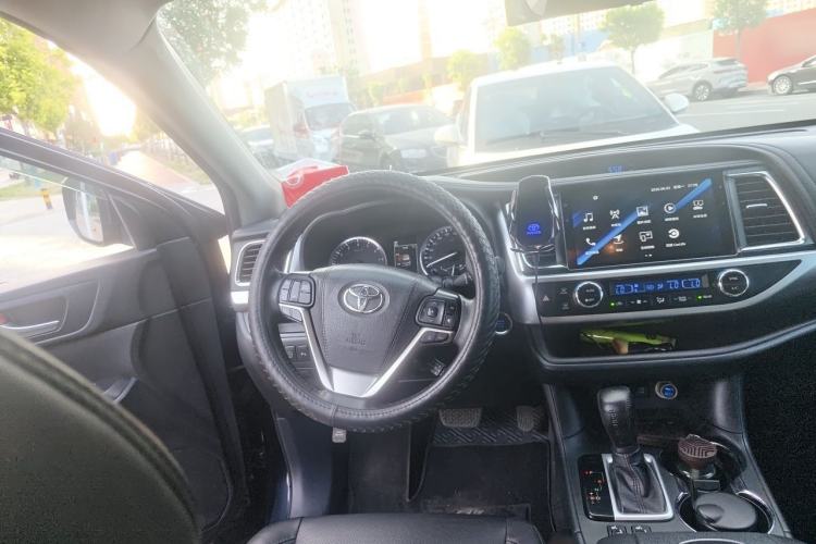Used Toyota Highlander 2018 2.0T Four-Wheel Drive Prestige Version 7 Seats China V Emission Standard Steering Wheel