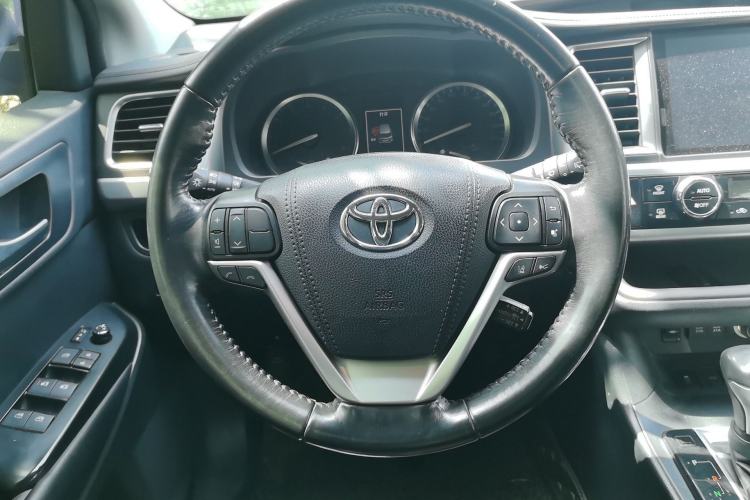 Used Toyota Highlander 2018 2.0T Four-Wheel Drive Prestige Version 7 Seats China VI Standard Steering Wheel