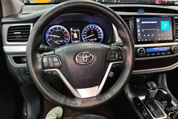 Used Toyota Highlander 2018 2.0T Four-Wheel Drive Luxury Edition 7 Seats China V Emission Standard Steering Wheel