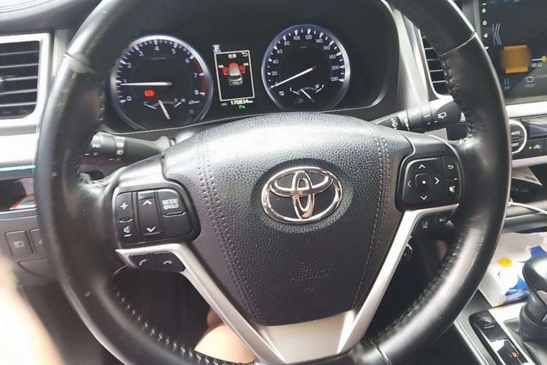 Used Toyota Highlander 2018 2.0T Four-Wheel Drive Prestige Version 7 Seats China V Emission Standard Steering Wheel