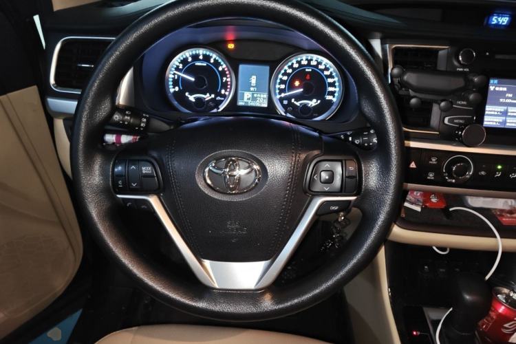 Used Toyota Highlander 2018 2.0T Four-Wheel Drive Elite Edition 7 Seats China V Standard Steering Wheel