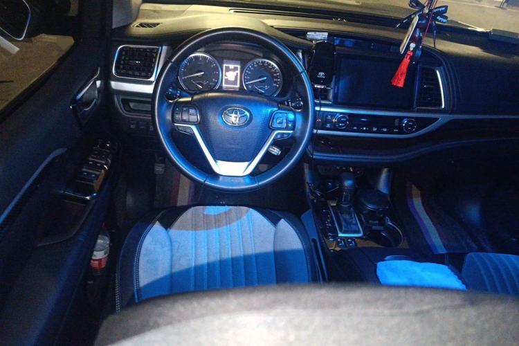 Used Toyota Highlander 2018 2.0T Four-Wheel Drive Prestige Version 7 Seats China V Emission Standard Steering Wheel