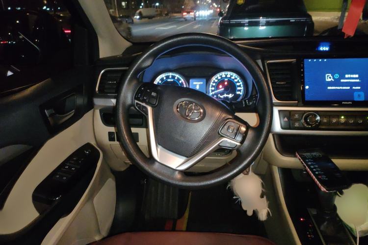 Used Toyota Highlander 2018 2.0T Four-Wheel Drive Elite Edition 7 Seats China V Standard Steering Wheel