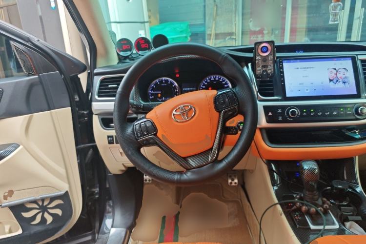 Used Toyota Highlander 2018 2.0T Four-Wheel Drive Elite Edition 7 Seats China V Standard Steering Wheel