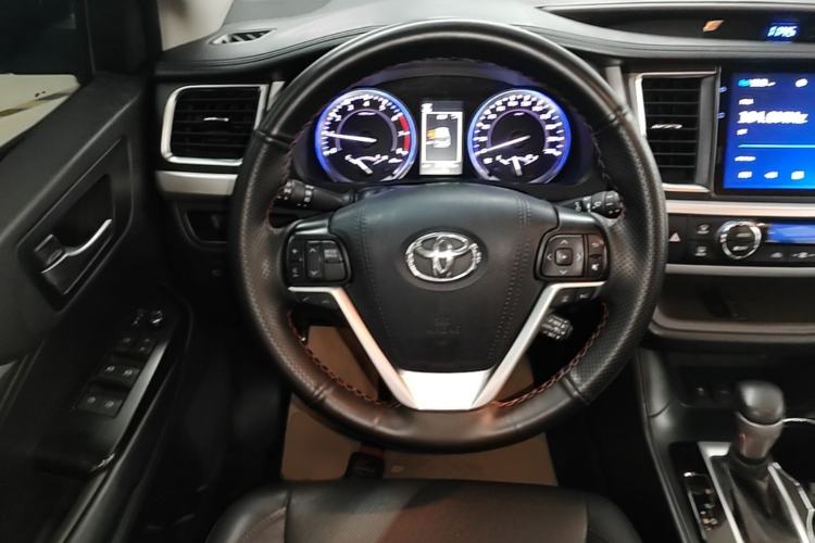 Used Toyota Highlander 2018 2.0T Four-Wheel Drive Prestige Version 7 Seats China VI Standard Steering Wheel
