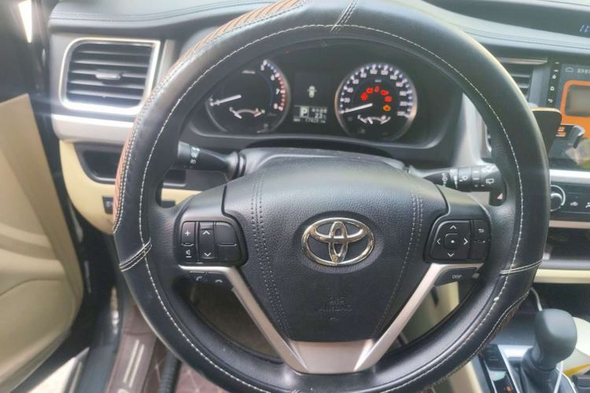 Used Toyota Highlander 2018 2.0T Four-Wheel Drive Elite Edition 7 Seats China VI Standard Steering Wheel