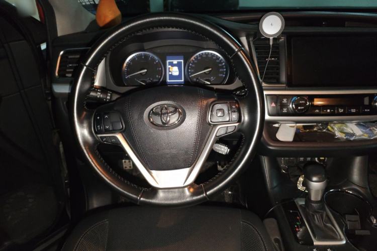 Used Toyota Highlander 2018 2.0T Four-Wheel Drive Prestige Version 7 Seats China VI Standard Steering Wheel