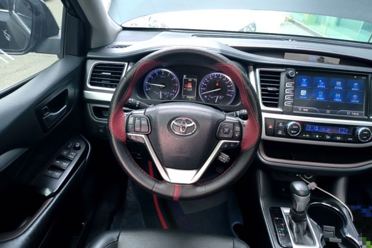 Used Toyota Highlander 2018 2.0T Four-Wheel Drive Luxury Version 7 Seats China VI Standard Steering Wheel