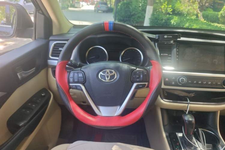 Used Toyota Highlander 2018 2.0T Four-Wheel Drive Elite Edition 7 Seats China VI Standard Steering Wheel