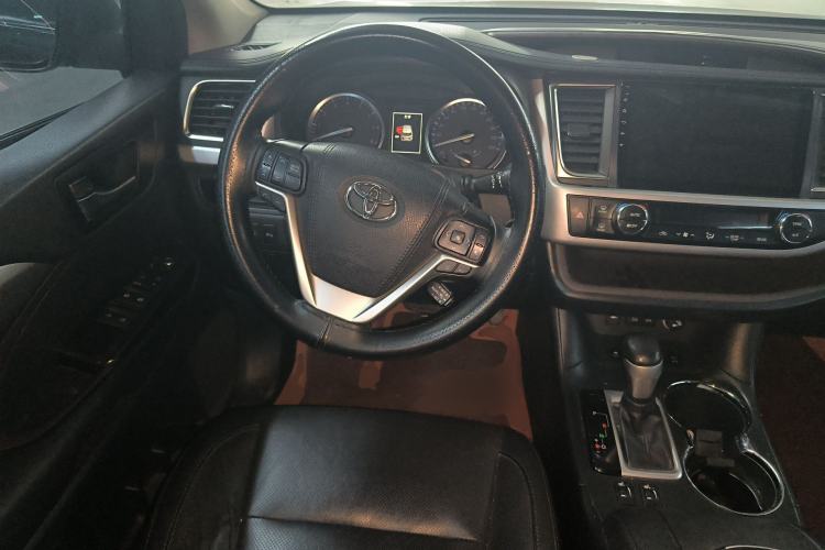 Used Toyota Highlander 2018 2.0T Four-Wheel Drive Luxury Edition 7 Seats China V Emission Standard Steering Wheel