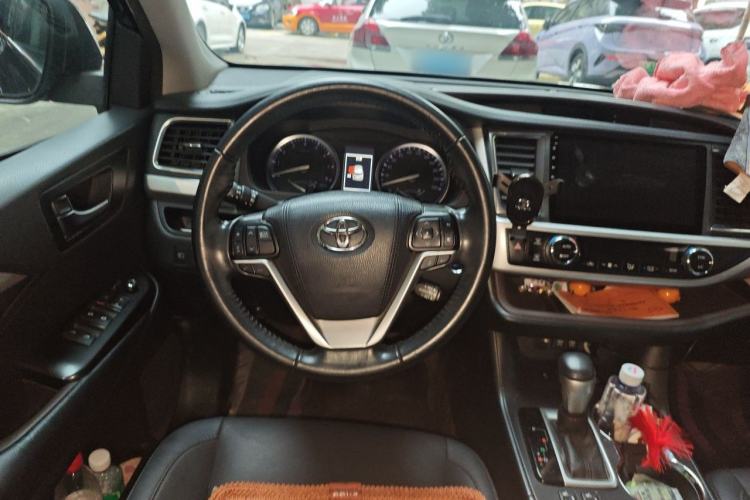 Used Toyota Highlander 2018 2.0T Four-Wheel Drive Luxury Version 7 Seats China VI Standard Steering Wheel