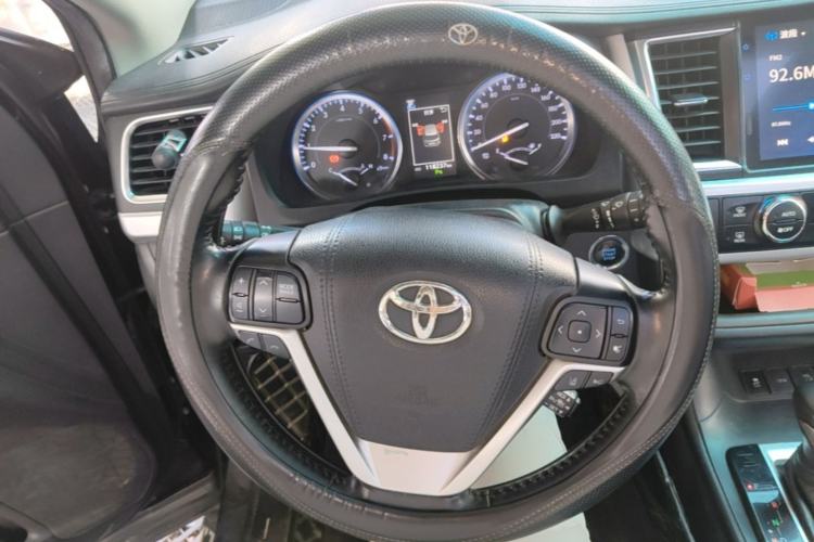 Used Toyota Highlander 2018 2.0T Four-Wheel Drive Prestige Version 7 Seats China VI Standard Steering Wheel