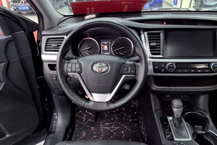 Used Toyota Highlander 2018 2.0T Four-Wheel Drive Prestige Version 7 Seats China VI Standard Steering Wheel