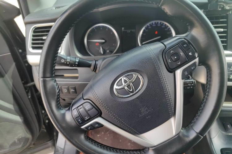Used Toyota Highlander 2018 2.0T Four-Wheel Drive Prestige Version 7 Seats China VI Standard Steering Wheel