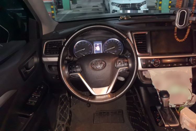 Used Toyota Highlander 2018 2.0T Four-Wheel Drive Luxury Edition 7 Seats China V Emission Standard Steering Wheel